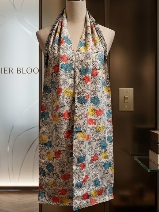 The Art Institute of Chicago Accessories - The Art Institute of Chicago 100% Silk Floral Art Scarf – Rare Museum Exclusive